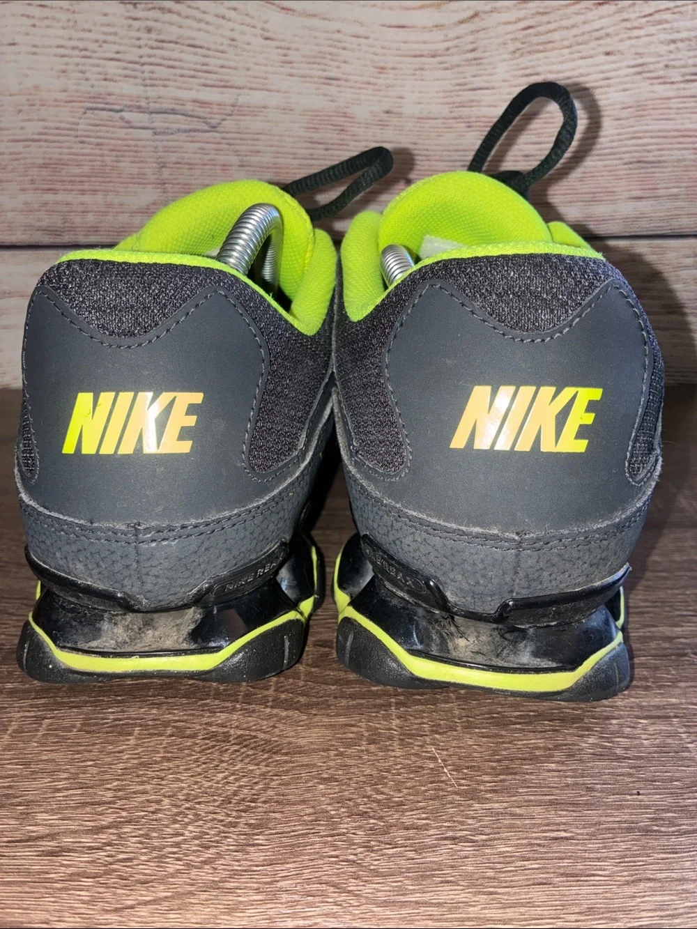 Pre Owned Nike Reax 8 TR Anthracite Black Volt Men’s Size 11.5